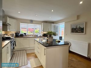 Kitchen- click for photo gallery
